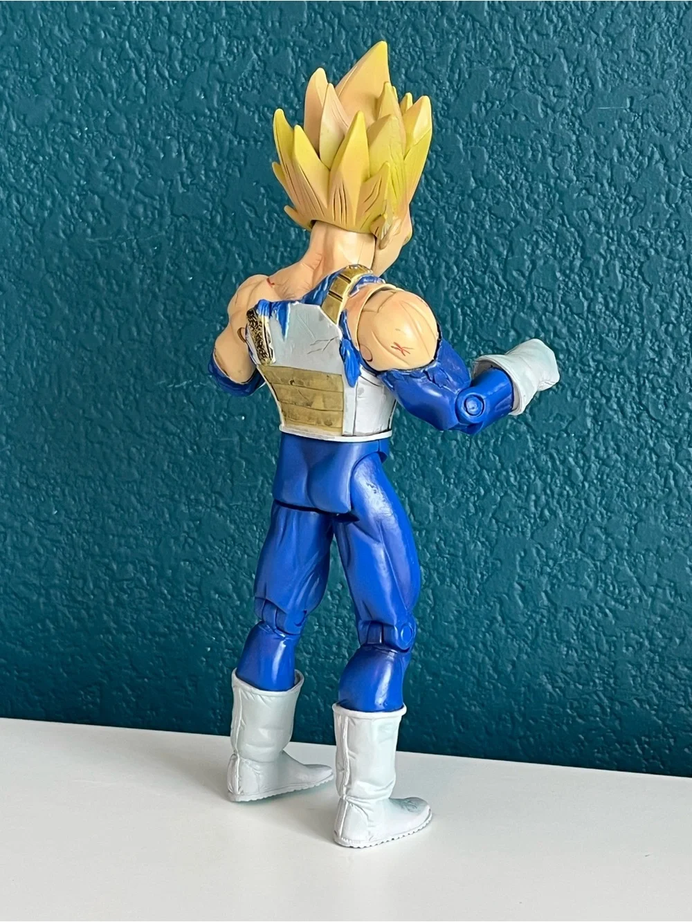 2002 Dragon Ball Z Battle Damaged Super Saiyan Vegeta action figure